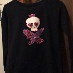 Black skull long sleeve